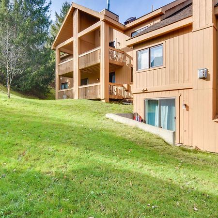 Ski-Inandout And Golf Condo With Aandc At Holiday Valley! Еликотвил Екстериор снимка