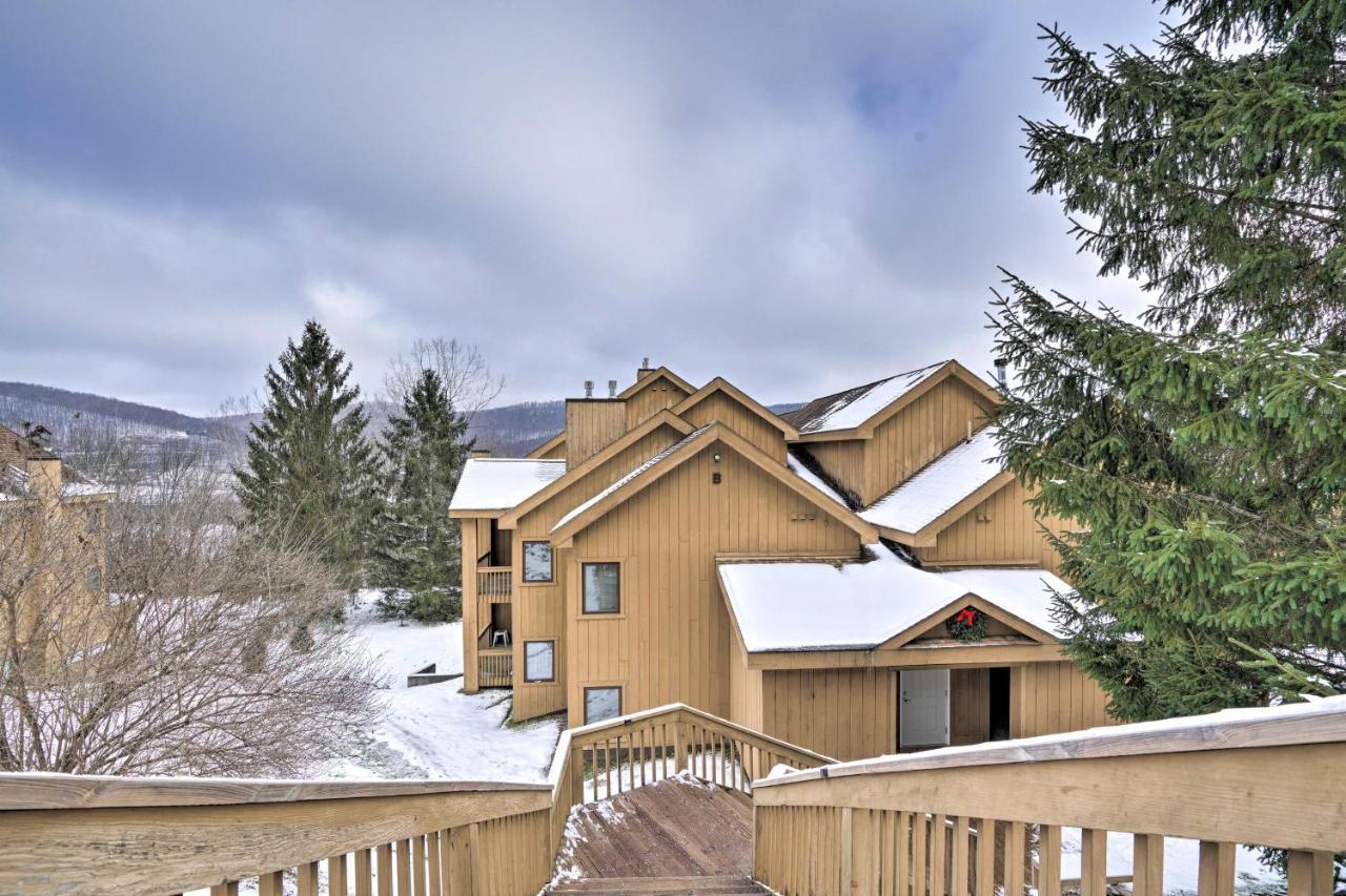 Ski-Inandout And Golf Condo With Aandc At Holiday Valley! Еликотвил Екстериор снимка